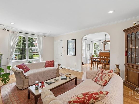 5th image of 20 E 48th Street