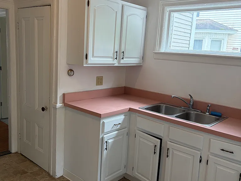 268 Colchester Ave #1 — Photo 7