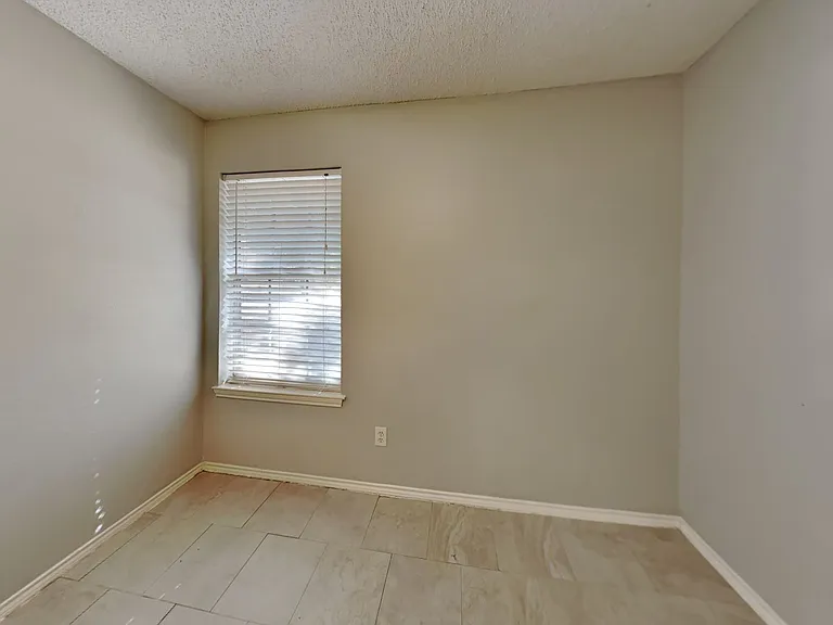 6204 Kelly Elliott Rd — Photo 12
