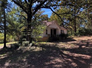 119 W Groves St, Big Sandy, TX 75755