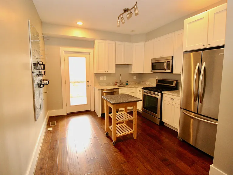 3021 Sherman Ave NW — Photo 2