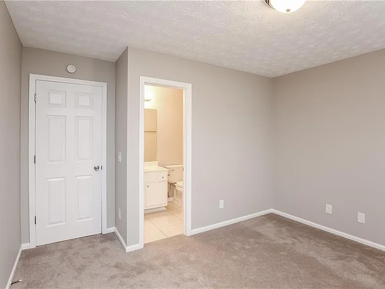 2454 Canary Ct — Photo 10