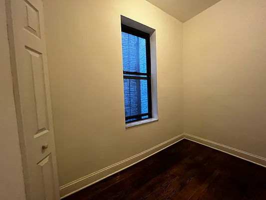 Rented by Salon Realty Corp | media 3