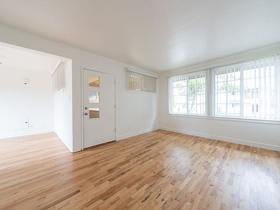 4th image of 6640 W 86th Pl #6676
