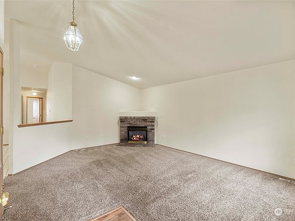 5th image of 16903 117th Avenue Ct E