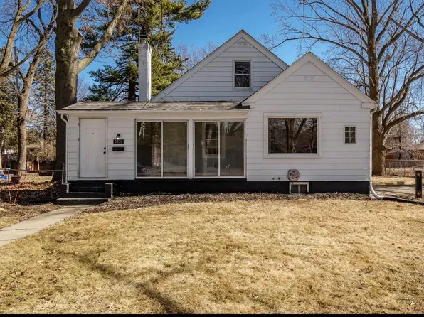 3439 Latham St, Rockford, IL 61103