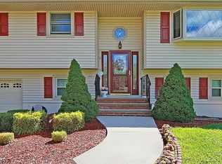 1022 Papen Rd, Bridgewater, NJ 08807