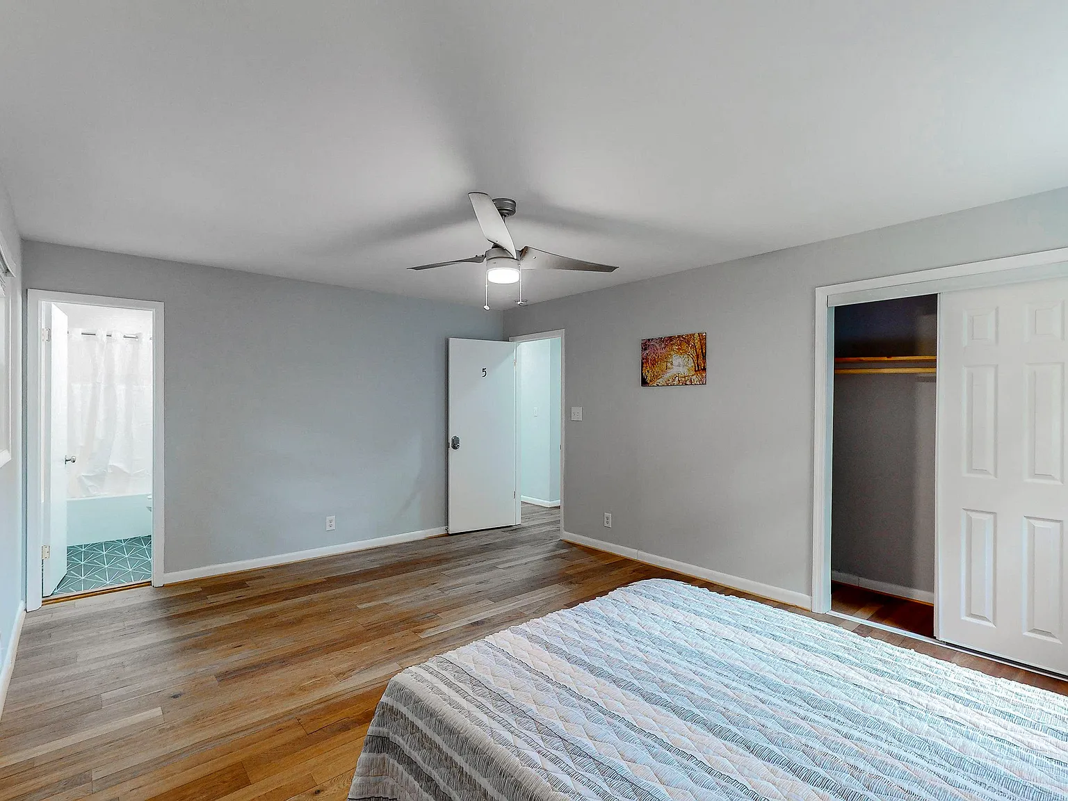 4 bed, 4.0 bath, 1989 sqft, $936 — Photo 2