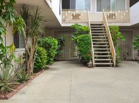 17087 Chatsworth Street, 10