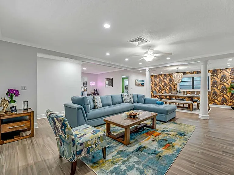 532 N Palmway — Photo 6