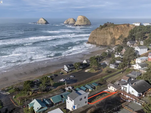 4900 Rosenberg Loop, Oceanside, OR 97134