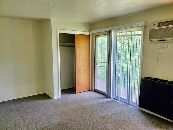 5th image of 15301 Kilpatrick Ave APT 11