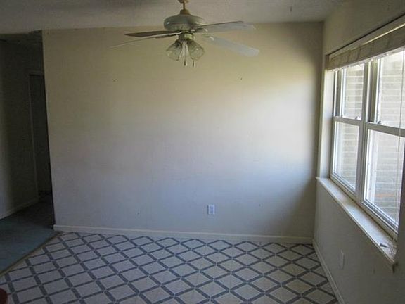 3rd image of 3201 Caribbean Dr