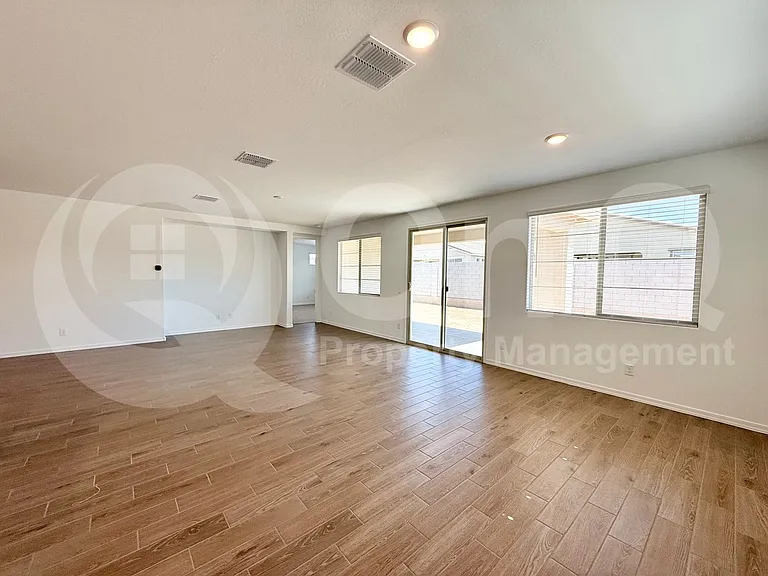 22813 E Starflower Dr — Photo 9