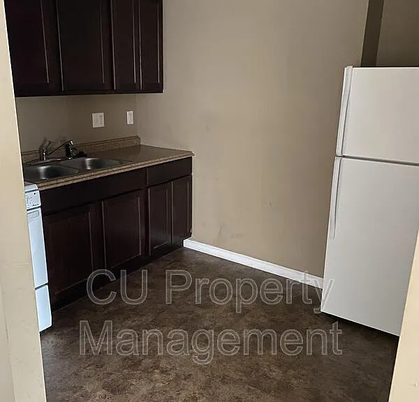 709 W Church St #7 — Photo 4