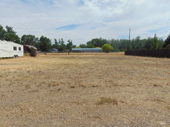 Lucky Ln, Ontario, OR 97914