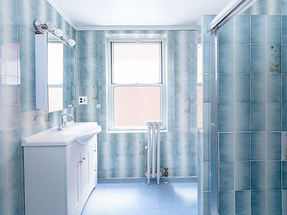 4th image of 299 Smith St #2
