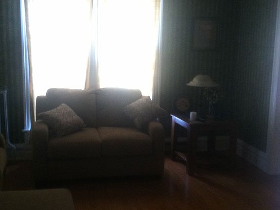 5th image of 146 Schuyler St
