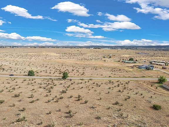 3rd image of 9 Half Moon Rd