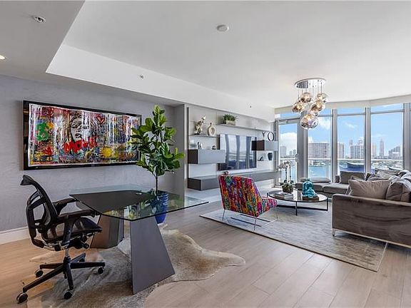 2nd image of 17301 Biscayne Blvd APT 1511