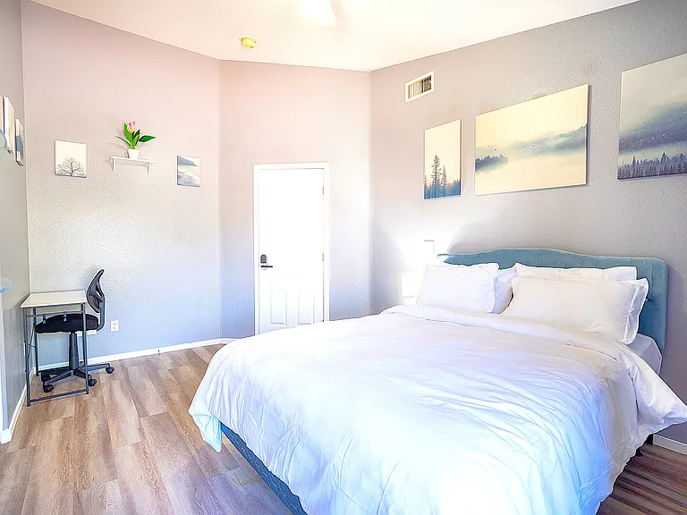 711 Wolf Lake Ave #3 — Photo 3