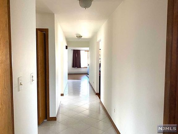 5th image of 48 Locust Ave #2