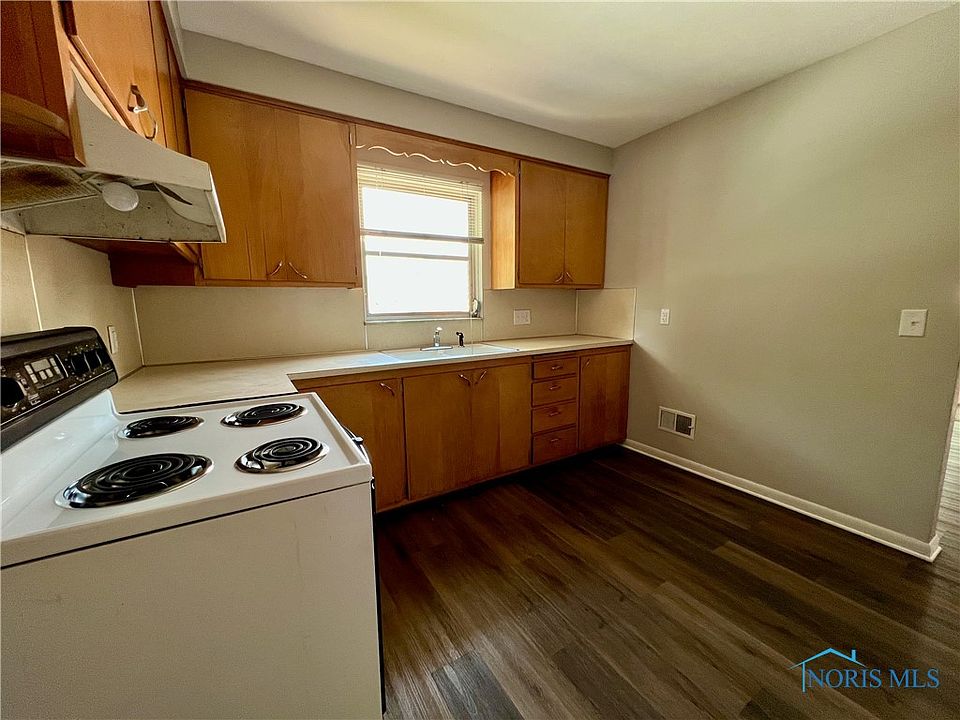 3131 Sherbrooke Rd, Toledo, OH 43606 Zillow