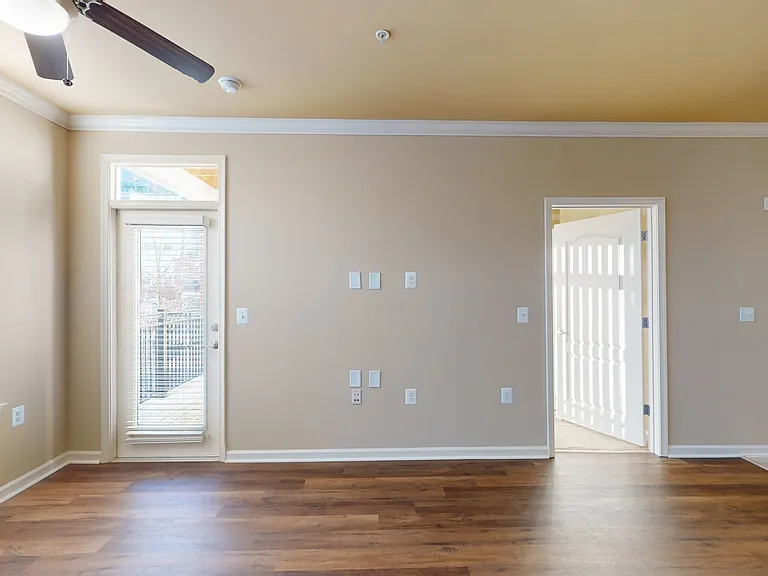 Signal Hill Apartment Homes — Photo 79