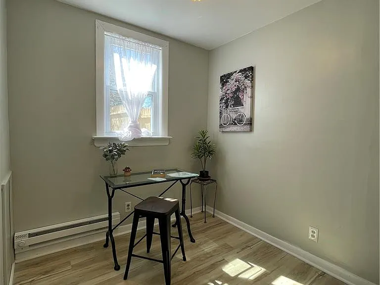 648 Line St #1 — Photo 7