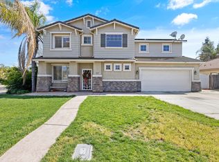4027 E Hillcrest Ave, Visalia, CA