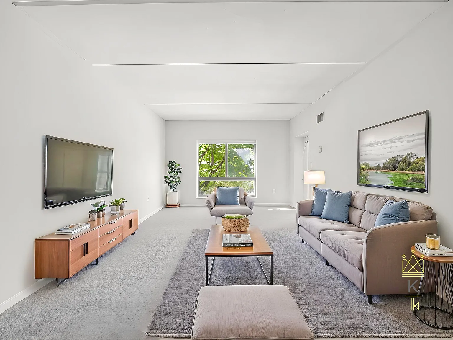 2 bed, 1.0 bath, 874 sqft, $2,400 — Photo 1