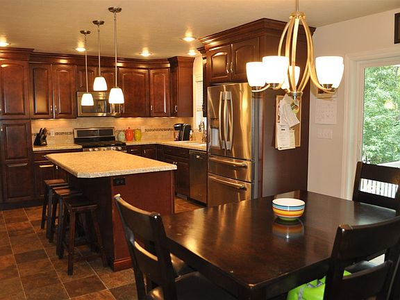 4th image of 37 E Mistletoe Dr