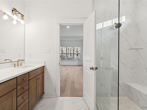 4th image of 3901 Tuckmar Pond Dr