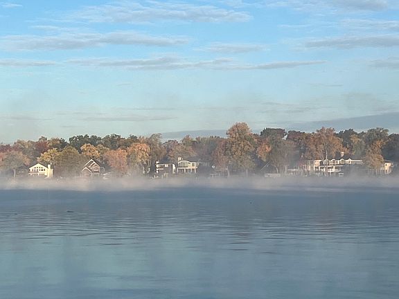Stunning morning views of Union Lake