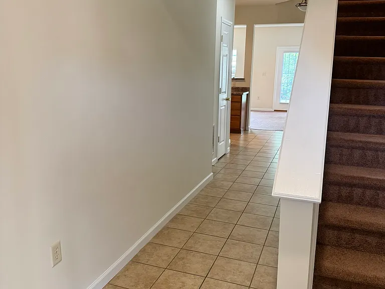 2039 Clinton Ave — Photo 4