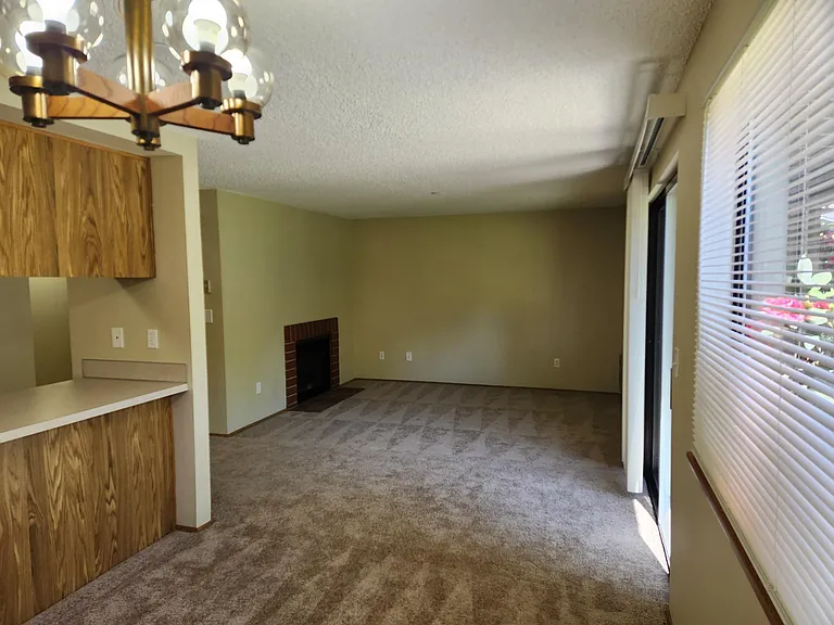 PARKHURST APARTMENTS — Photo 9