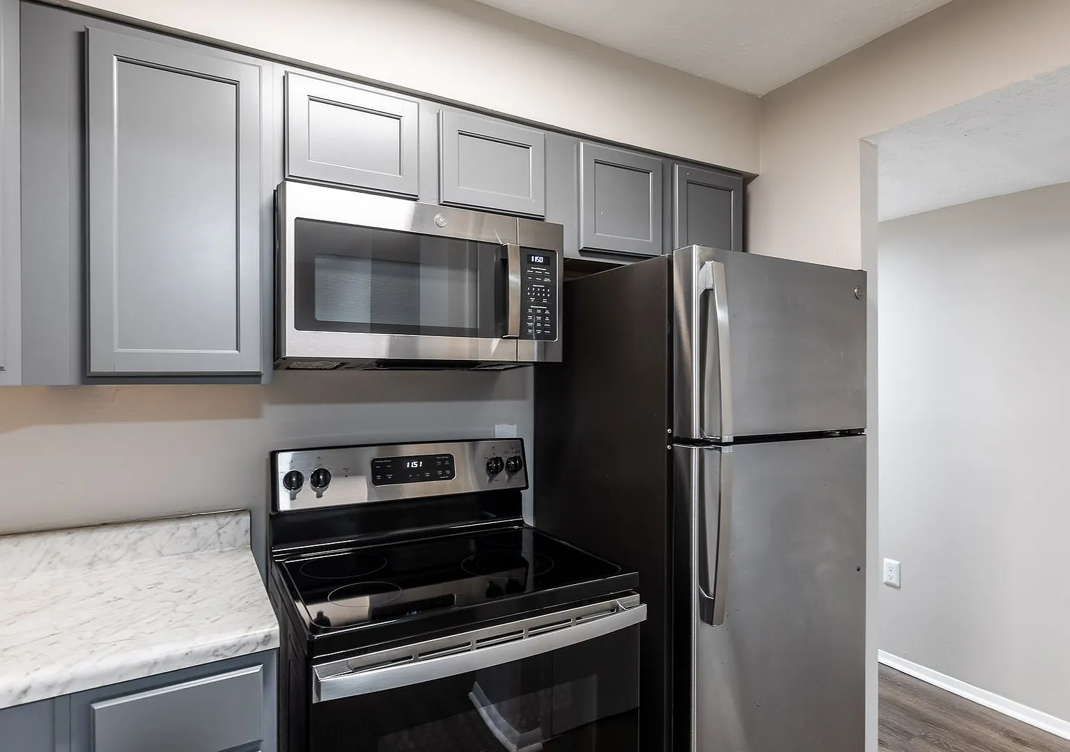 605 Hanna Ave Apartments — Photo 4