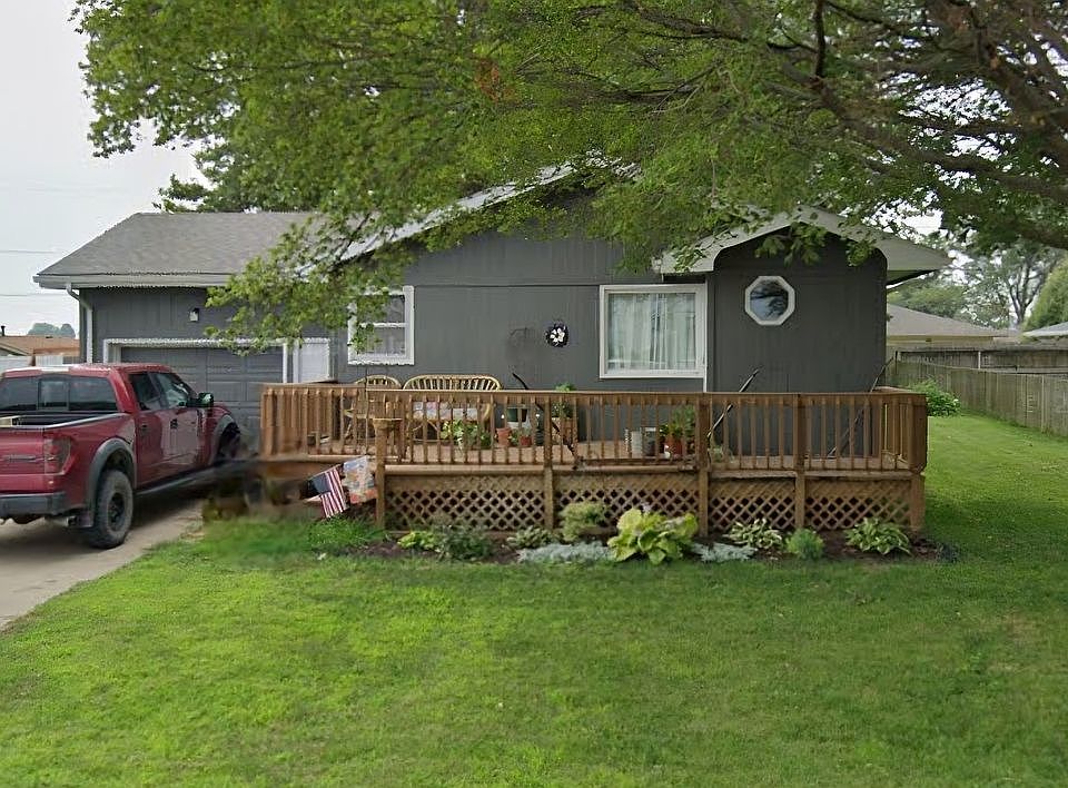 1st image of 911 N Scenic Dr