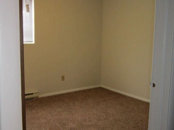4th image of 2008 W Genesee St APT 3