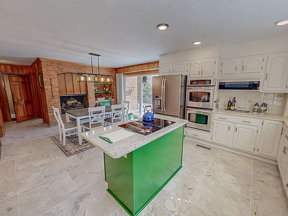 5th image of 382 Wimbledon Dr