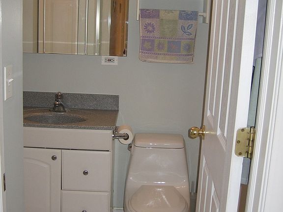 5th image of 4935 N Wolcott Ave APT 2B
