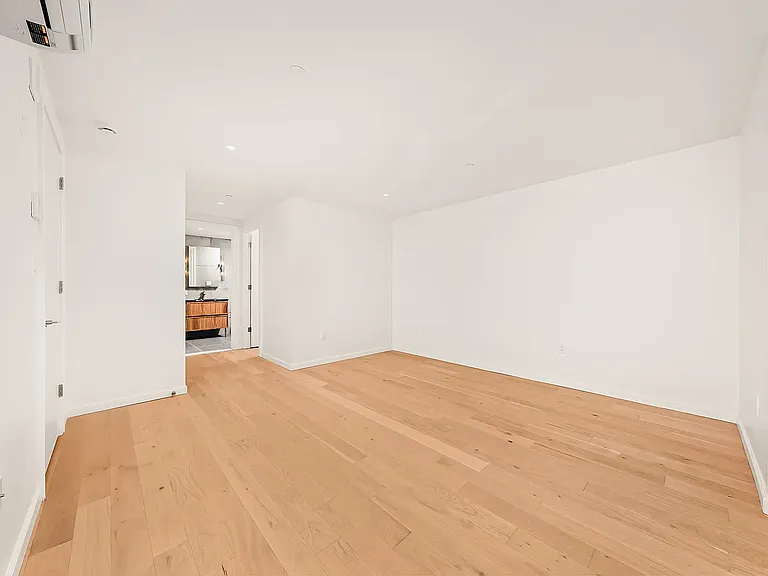 41-15 24th St #Townhouse 4 — Photo 9