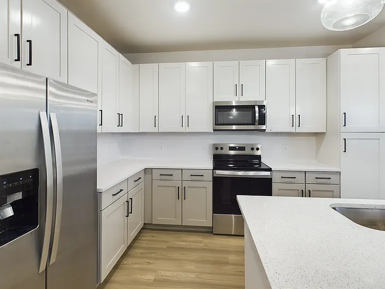 Yardley Flats — Photo 196