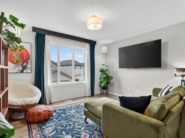 2824 192nd St NW, Edmonton, AB T6M 3B5