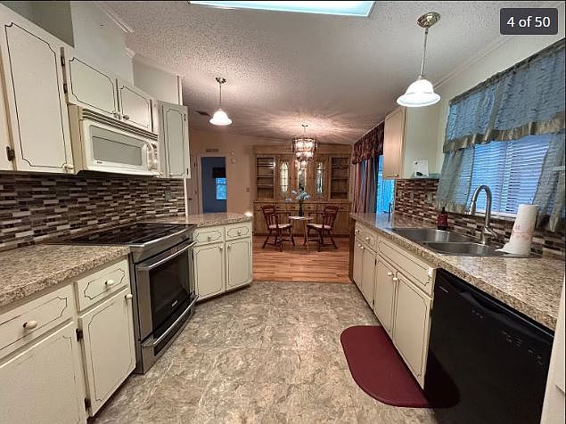 1st image of 38 Tropical Falls Dr