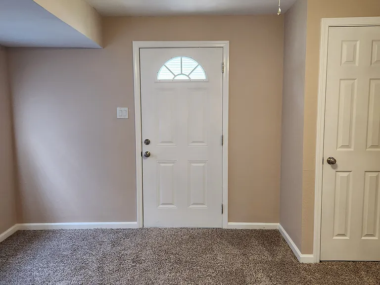 4114 Macarthur Dr — Photo 11