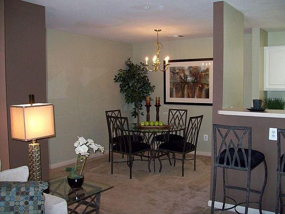 4th image of 44492 Whitford Sq #200