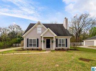 8384 Cahaba Crossing Cir, Leeds, AL 35094