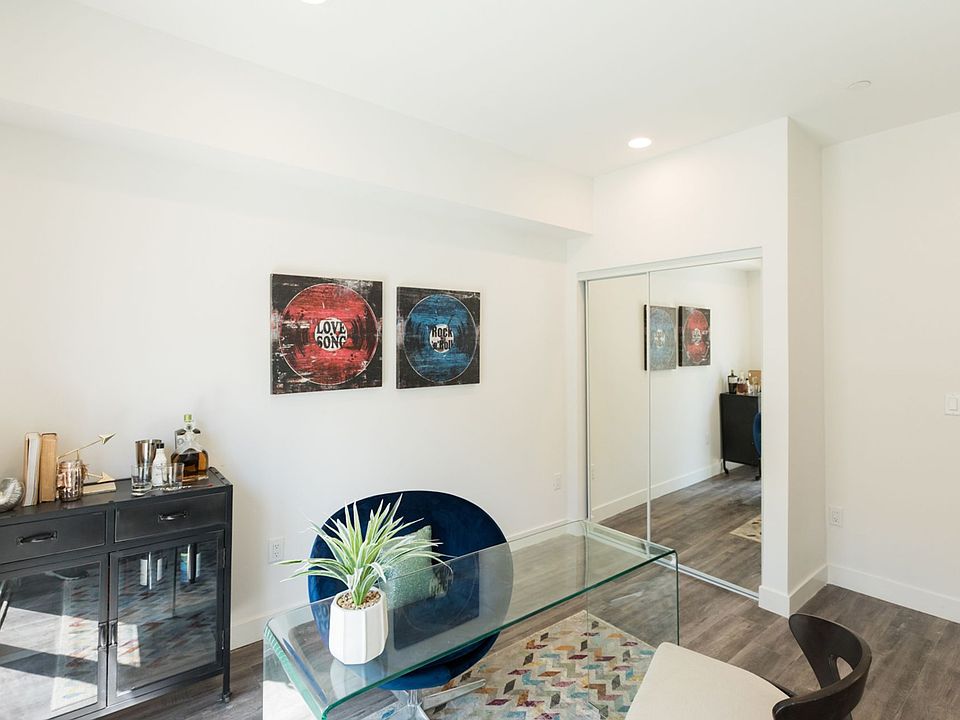 1st image of 14827 Victory Blvd #301