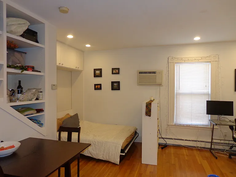 17 Centre St #2R — Photo 9